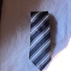 Men’s neck tie in stripe of black gray beige